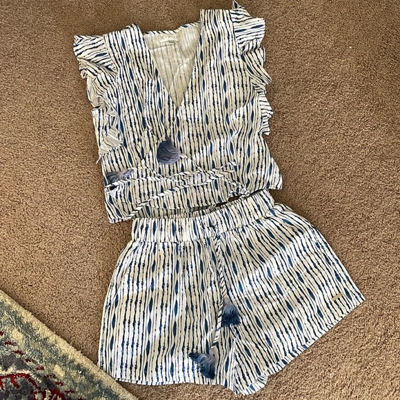 Blue two piece set! - Picture 1 of 3